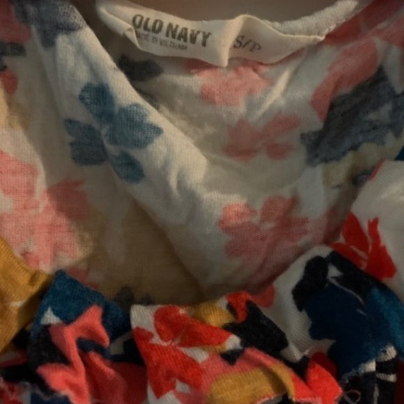 Floral Ruffle Tank Top - Picture 3 of 4